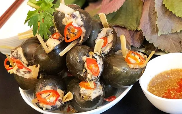 Ốc bươu nhồi thịt hấp sả - Nước mắm gừng - 100 món ăn Việt